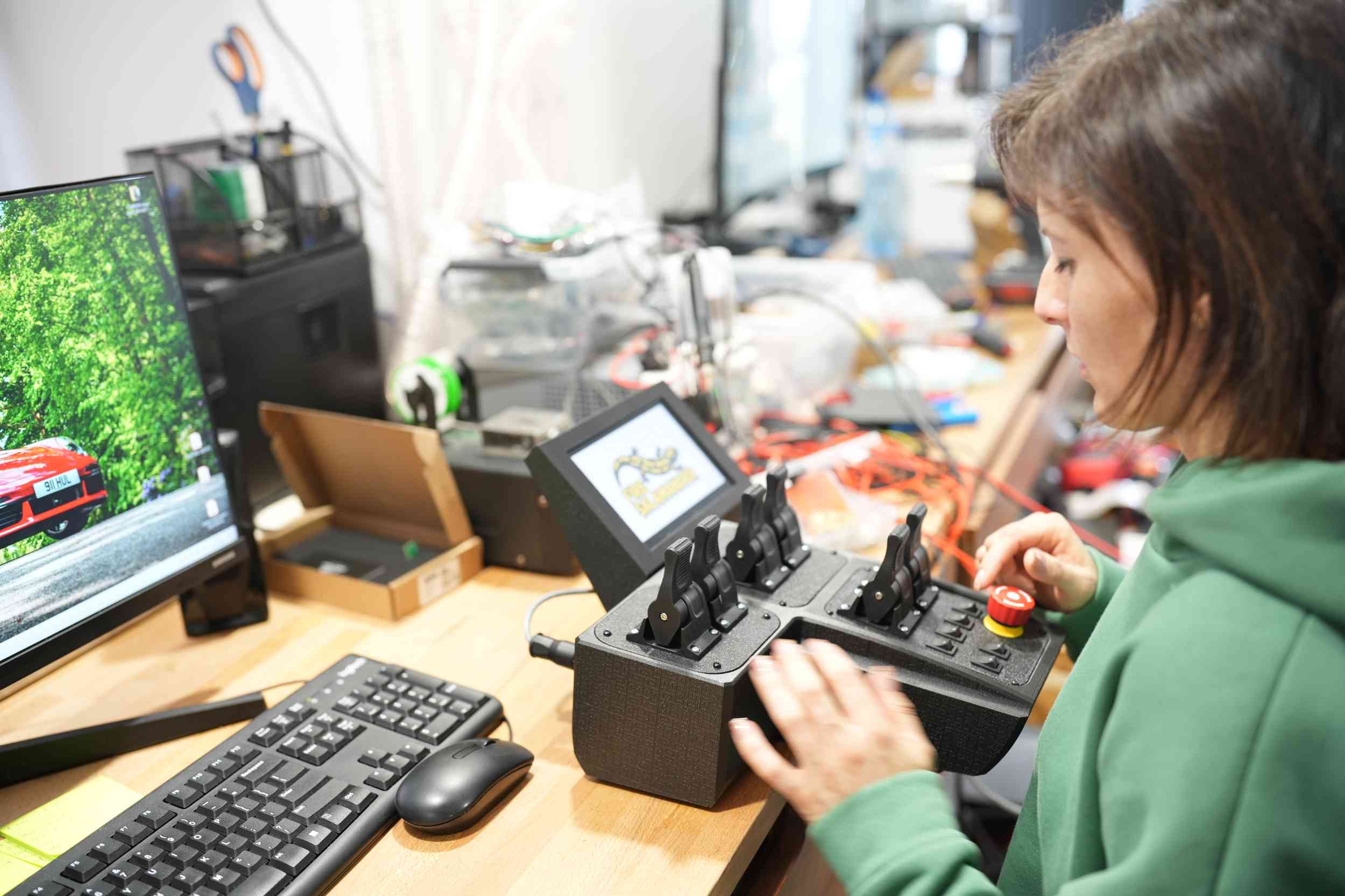 Hydraulic-Master para el mercado de maquinaria de perforación en Perú: joysticks, controladores y paneles HMI para OEM